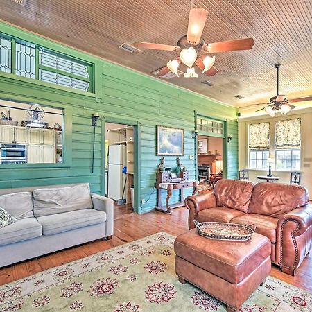 The Lilly House Historic Glen Rose Home With Porch! Bagian luar foto