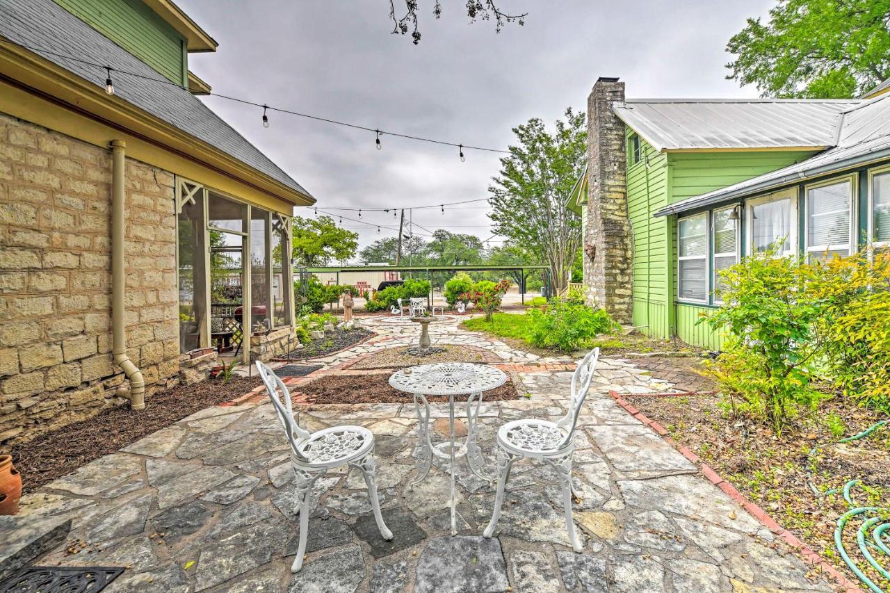 The Lilly House Historic Glen Rose Home With Porch! Bagian luar foto