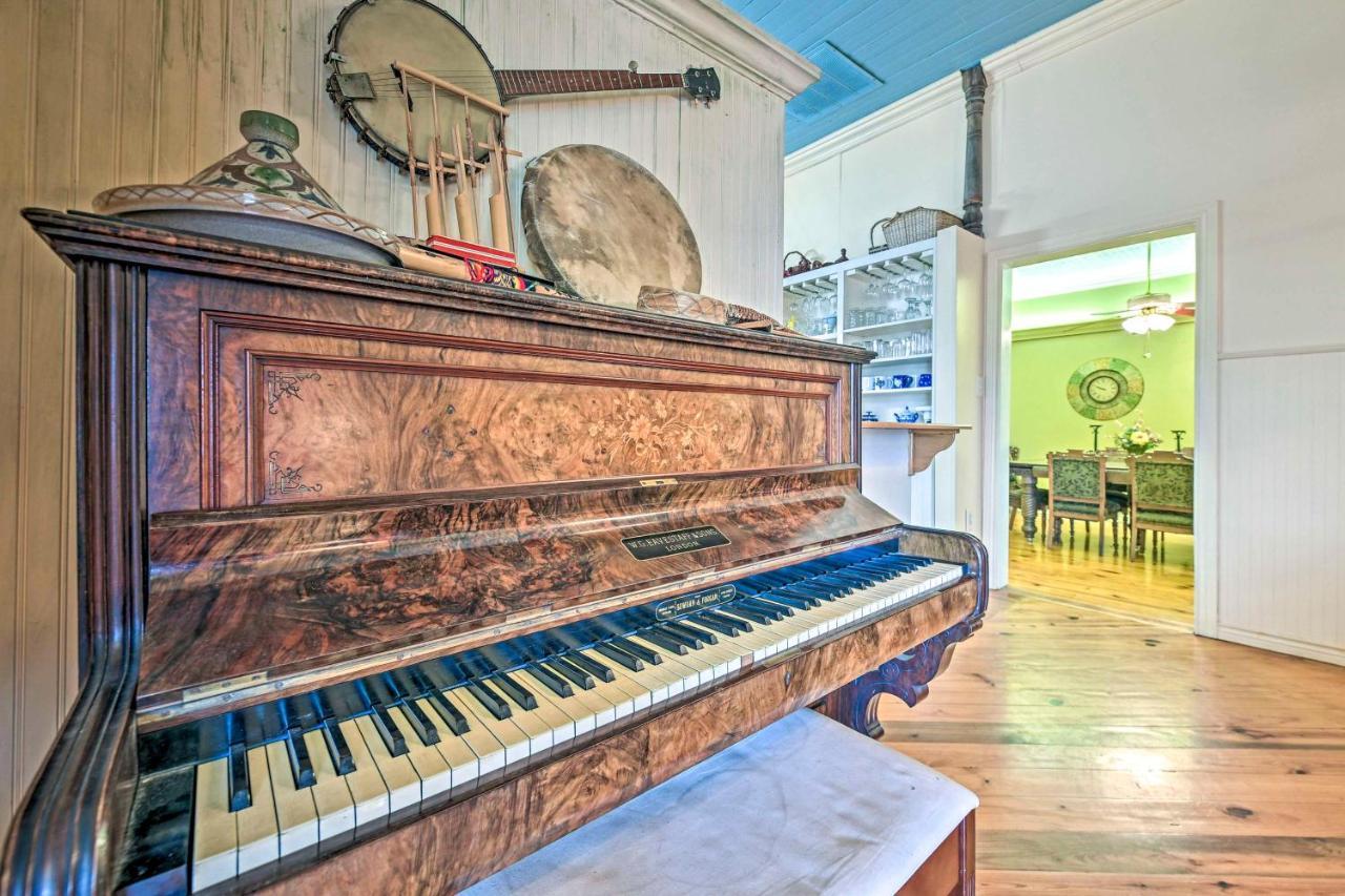 The Lilly House Historic Glen Rose Home With Porch! Bagian luar foto