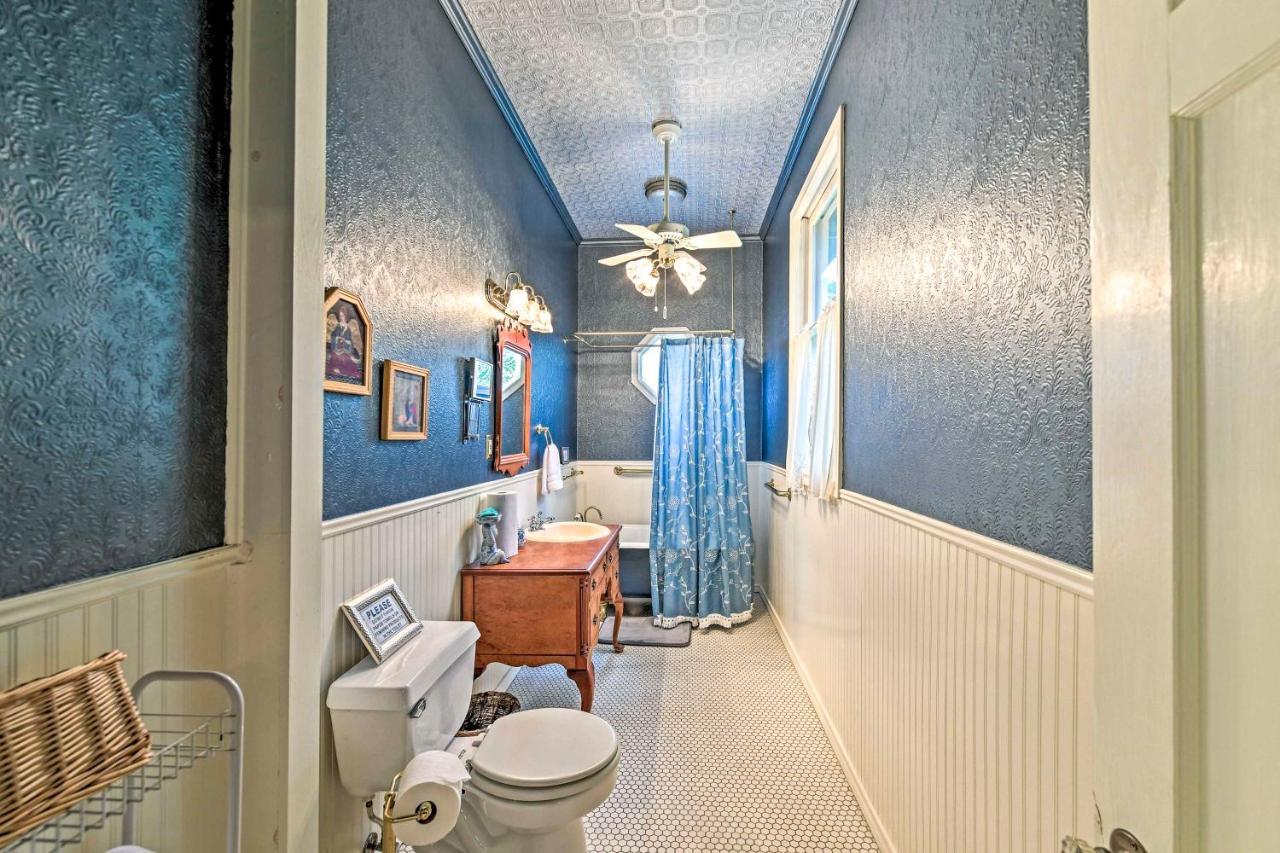 The Lilly House Historic Glen Rose Home With Porch! Bagian luar foto